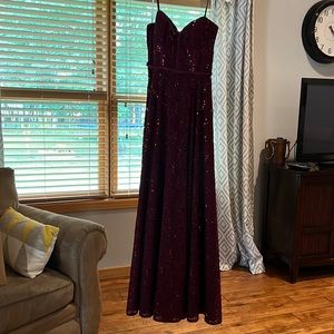 Jules & Cleo Burgundy Formal Dress